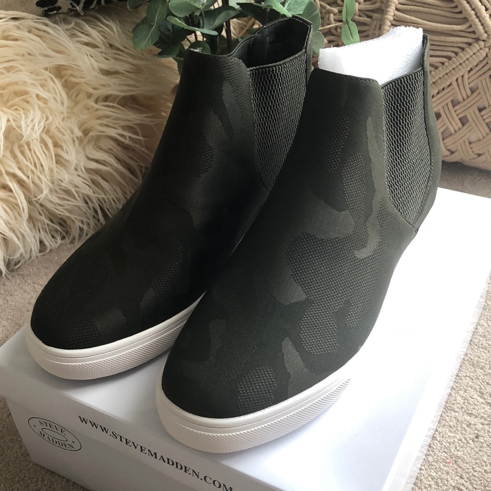 Steve Madden Wedges